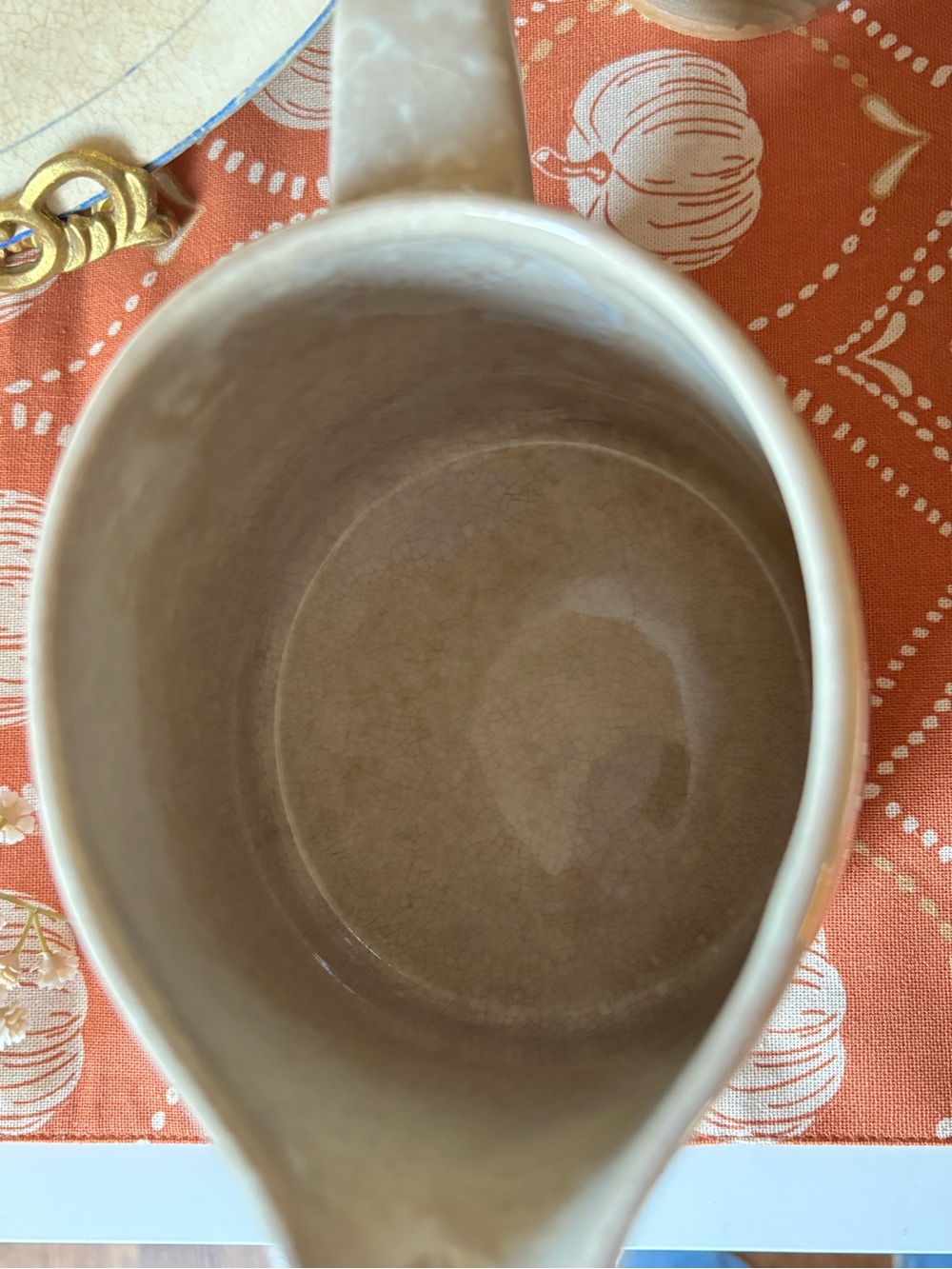Neutral Crackle Ceramic Pitcher - Collection - Picture 6 of 8